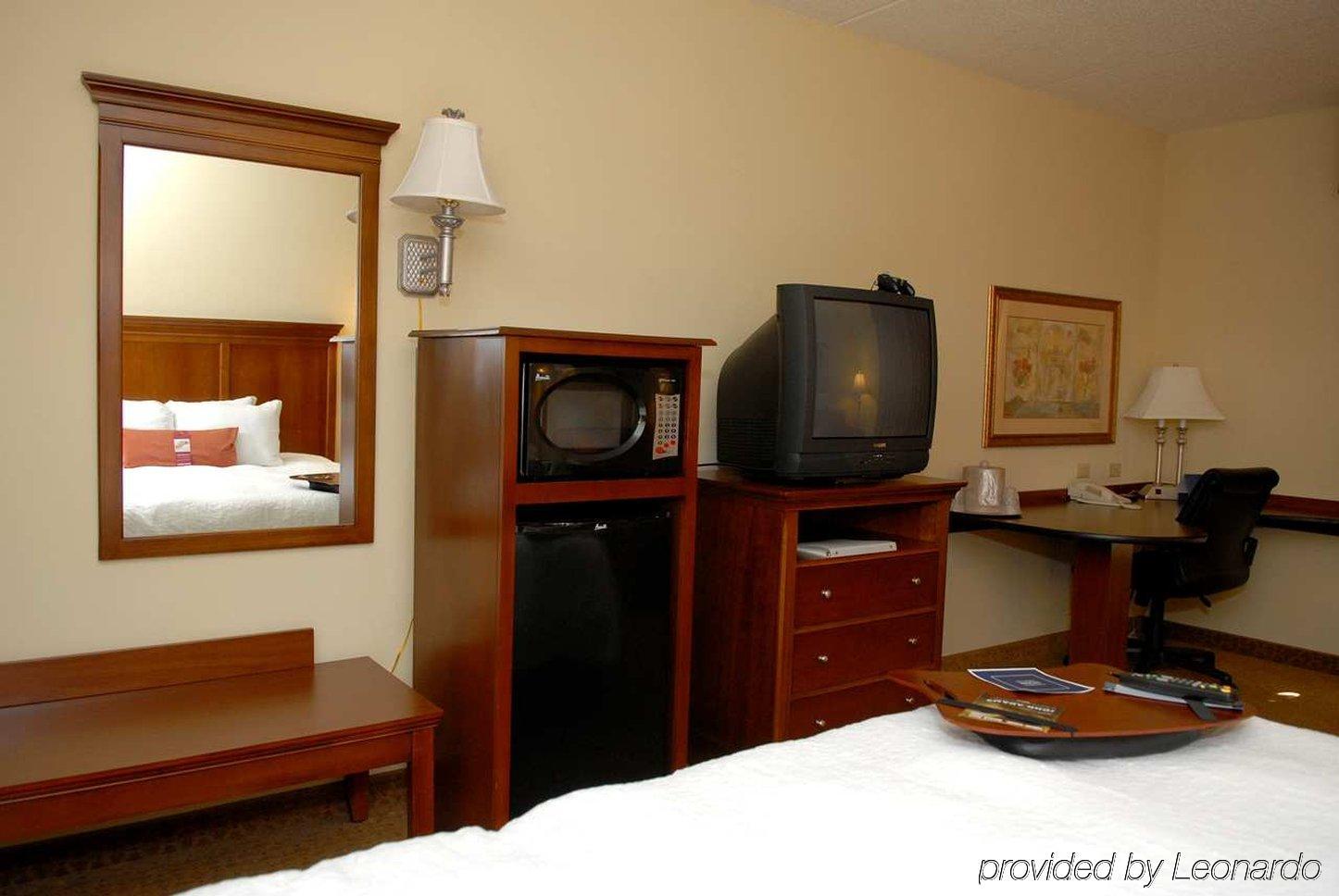 Hampton Inn & Suites Frederick/Fort Detrick Pokój zdjęcie